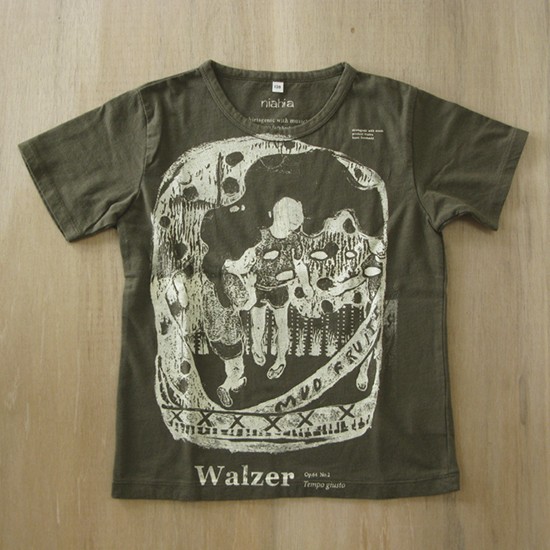 walzer / Tempo Giusto　2010　Screen printing on T-shirt (khaki)　kids 120