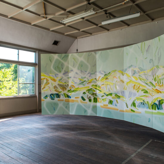 遭難のとき　Lost in the Mountains　2019　Oil on cotton on panel　200 x 460 cm/ exhibited in Nakanojo Biennale 2019, Photo by Kazuyuki Miyamoto